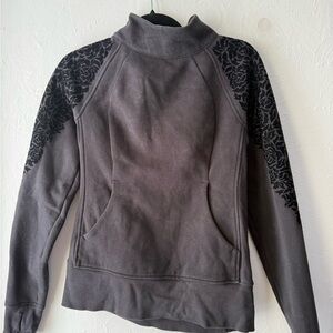 Lululemon Women's Floral Flock Pullover Long Sleeve.